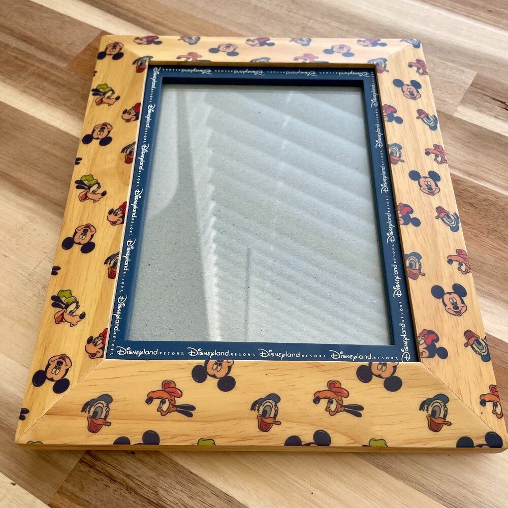 Disney 5"x7" character wooden frame with Disney characters